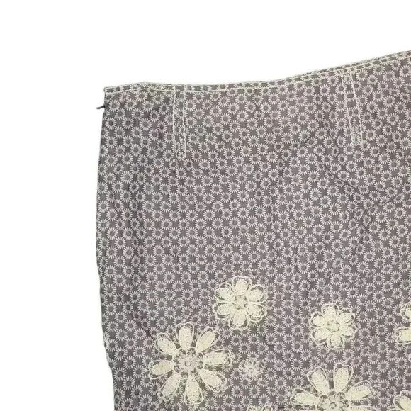 Studio M Women's Gray & Ivory Cotton Print w Daisy Embroidery Above the Knee Str - Picture 9 of 9